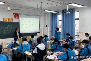 帕瓦尔本场数据：3封堵，2解围，3抢断，评分8.2分全场最高